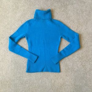H&M sweater. Size 6.